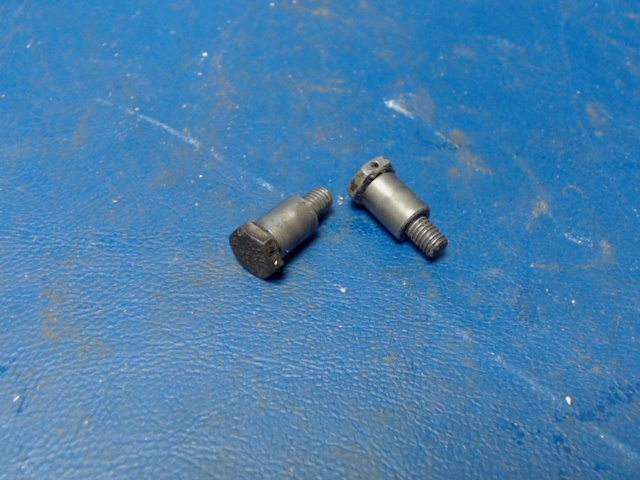NAS75-3-013 Cessna - BUSHING W/BOLT - SHIMMY DAMPENER (QTY 2)